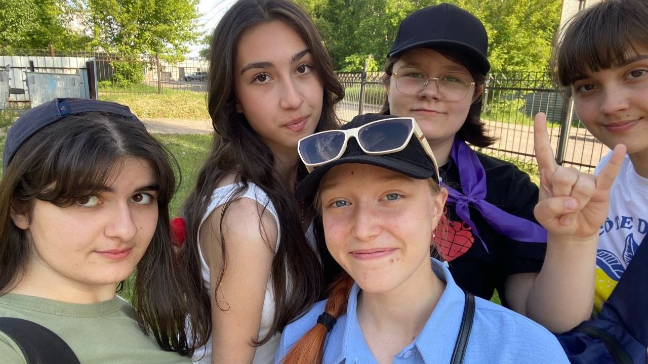 КАНИКУЛЫ! В 10 класс Ксюшу приняли, теперь действительно можно гулять до сентября) смотреть онлайн