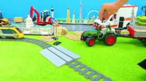 Трактор ждет на ПЕРЕЕЗДЕ! 🚂🚜 И очень много игрушек  для детей