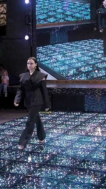 Подиум юных моделей .1000планет