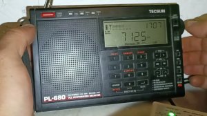 на даче. всеволновый радиоприемник TECSUN PL-680 антенна MLA-30+ высокая мачта вдали от помех