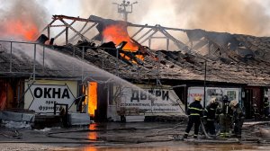 Пожар в ангарах локализован в Санкт-Петербурге. Два помещения сгорели, еще два частично повреждены
