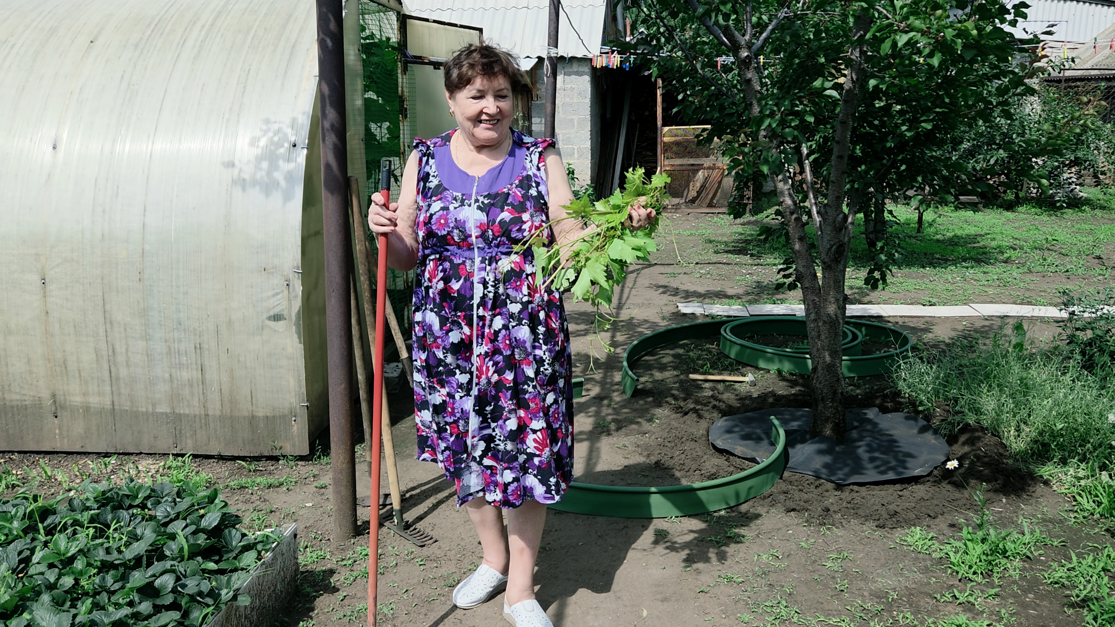 Под руководством бабушки🍒 Демонтаж и уборка))😃