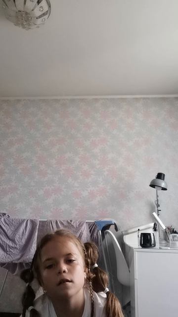 Я на кого похоже на лилли или на куклу поппи плейтайм