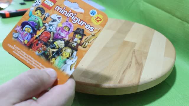 ЛЕГО LEGO третья минифигурка 29 серия собираю коллекцию