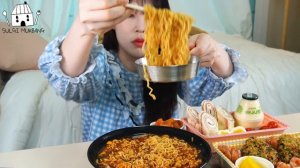 Мукбанг - морепродукты и краб - морская подача
