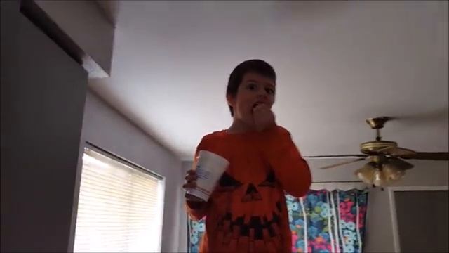 Kid Temper Tantrum Trashes Kitchen Deleted Video Original [get.gt] смотреть онлайн