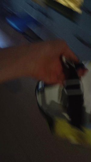 р