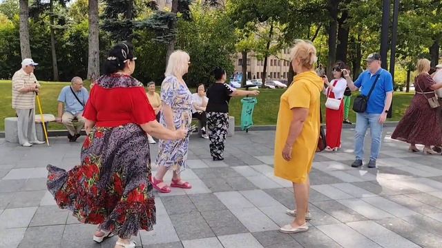 ШИКАРНАЯ ПЕСНЯ И ТАНЦЫ! ХАРЬКОВ ТАНЦЫ ИЮЛЬ 2026 #kharkiv смотреть онлайн