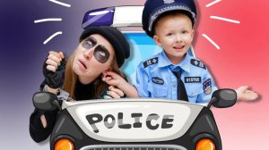 Никита играет в ПОЛИЦИЮ  Pretend play police