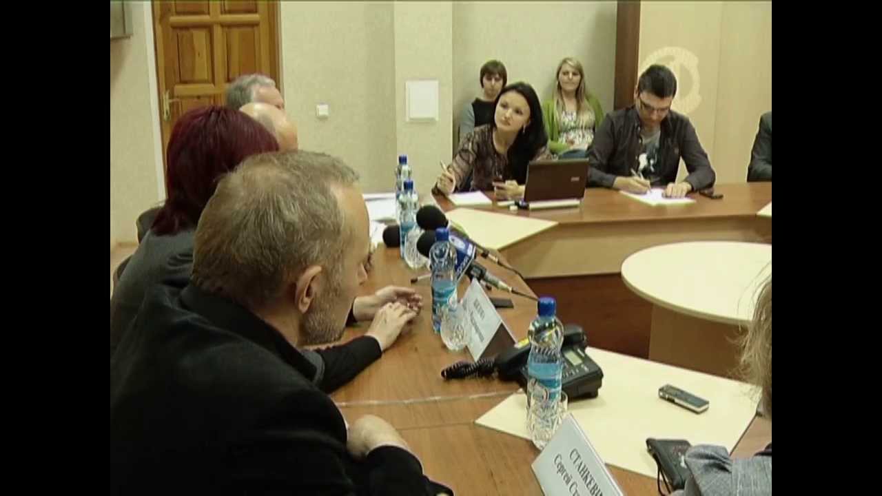 Повод для интимных разговоров смотреть онлайн
