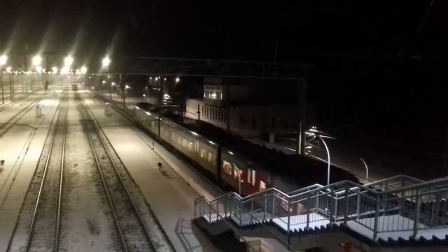 ЭС1-054. Ласточка. Отправление из Свири. Зимняя ночь. смотреть онлайн