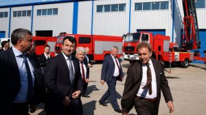 Заместитель премьера Узбекистана ознакомился с белорусской спасательной техникой в Минске