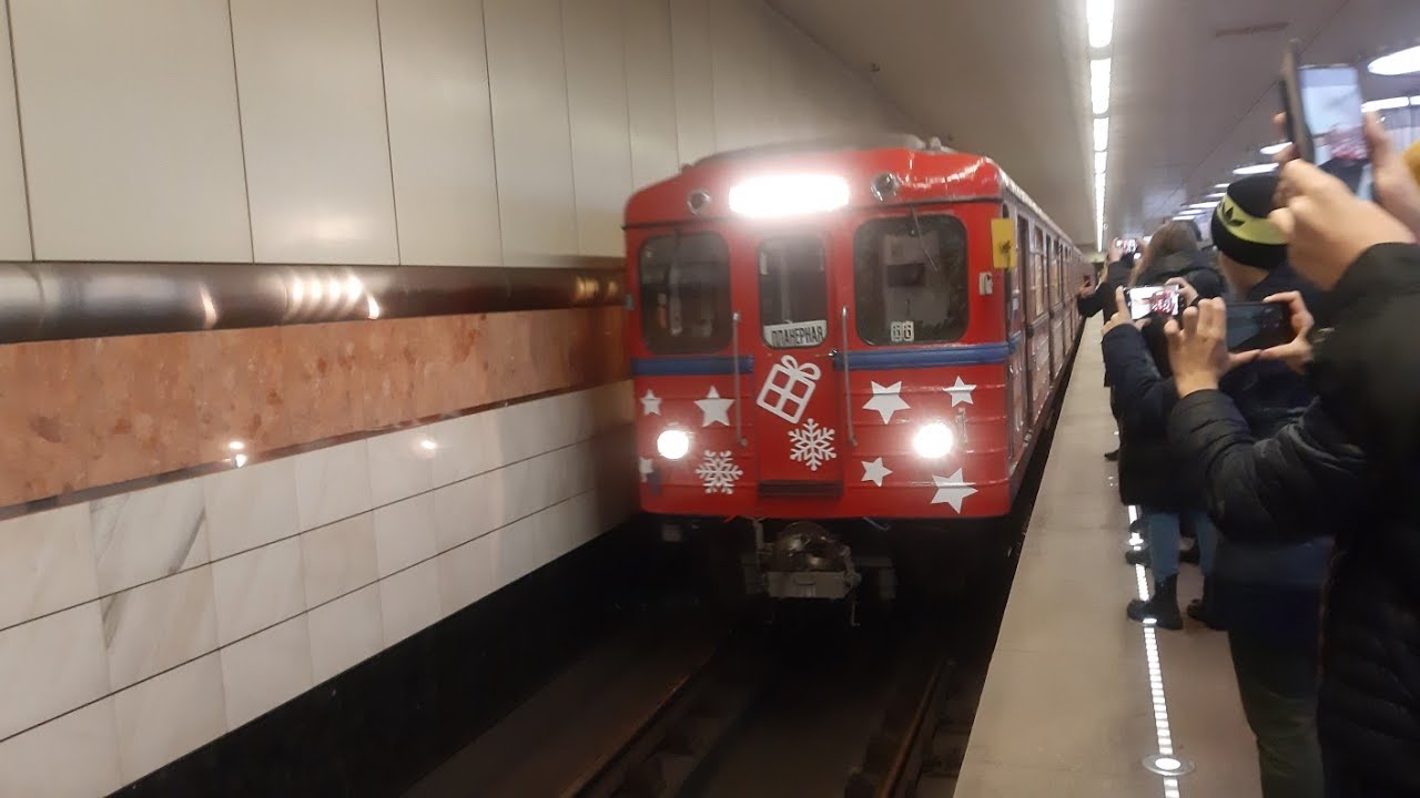 Вся Таганско-Краснопресненская линия на новогоднем Еж3 2023 перегон Планерная - Котельники смотреть онлайн