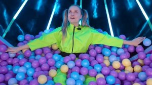 Алиса Шоу - Алиса играет в центре Луномосик