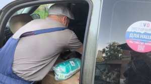 Во второй ресторанчик приехал Сергей из Вологды с нужным от неравнодушных патриотов.  Низкий поклон