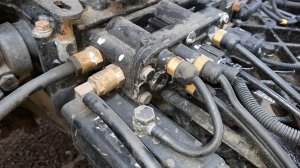 Выбивает масло в сброс кулисы КПП ZF. MAN TGX