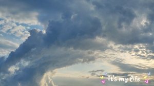 Игра облаков на закатном небе🌅