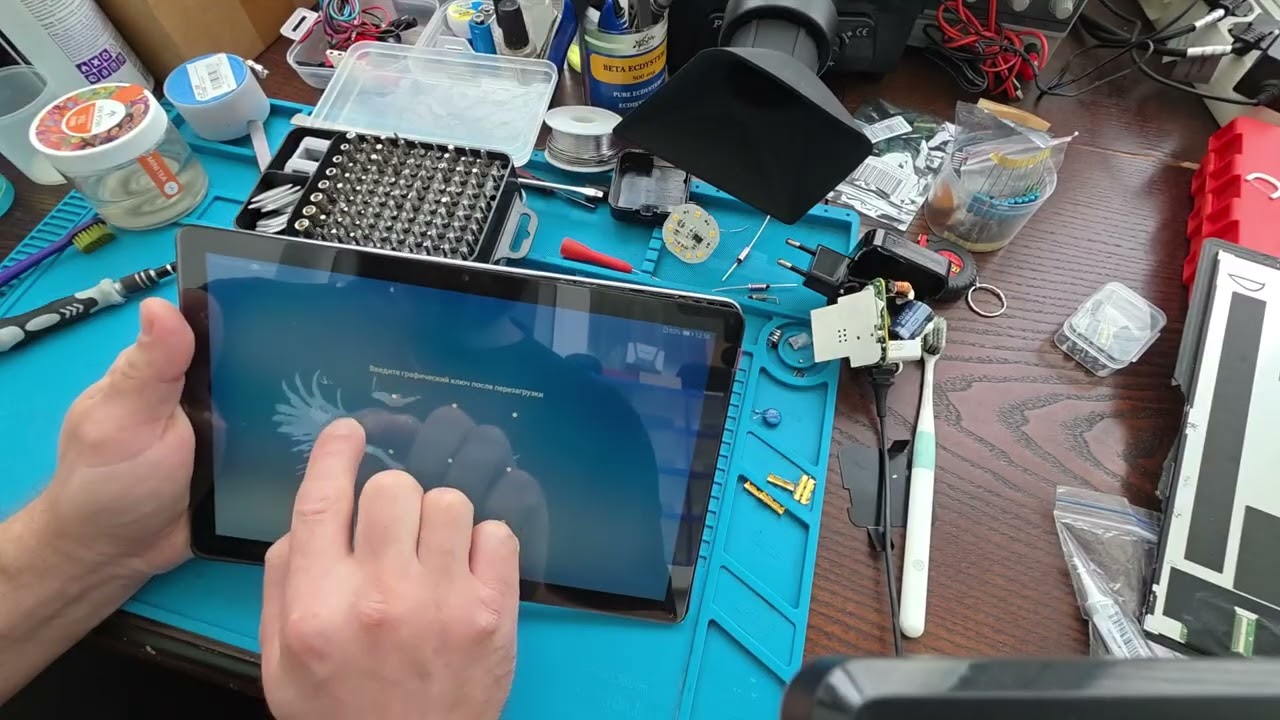 Замена экрана на планшете Huawei смотреть онлайн
