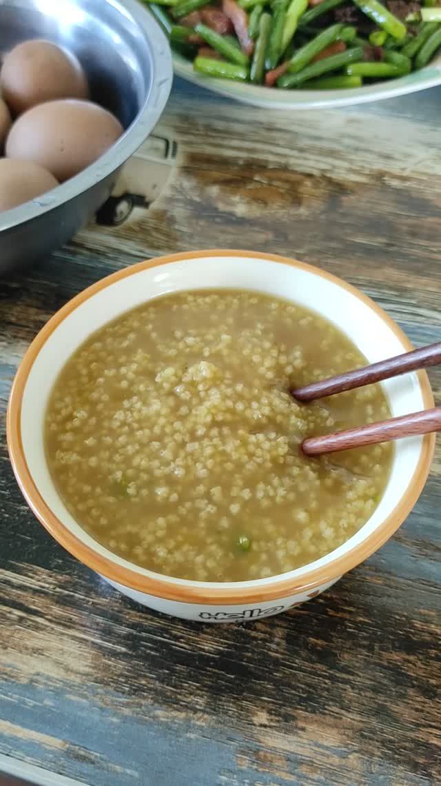 Вот как в Китае кушать кашу?
