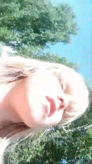 сижу на остановке