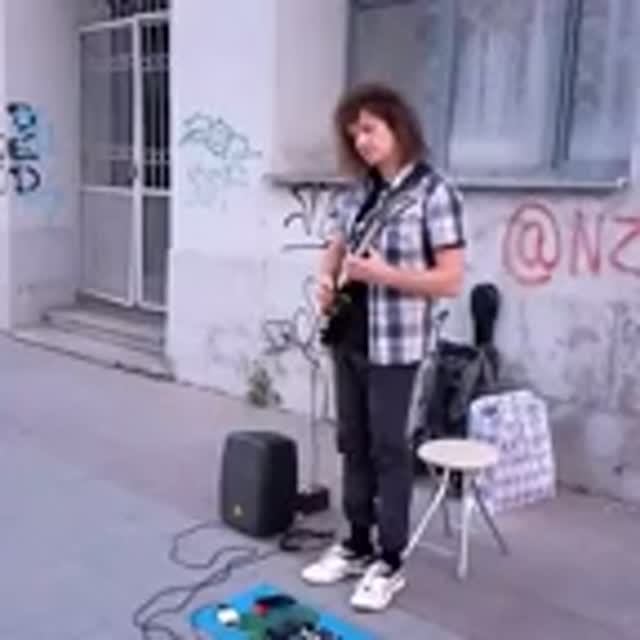 Thunderstruck Solo LIVE смотреть онлайн