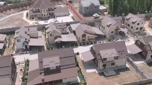 Highland Коттеджный Вип городок смотреть онлайн