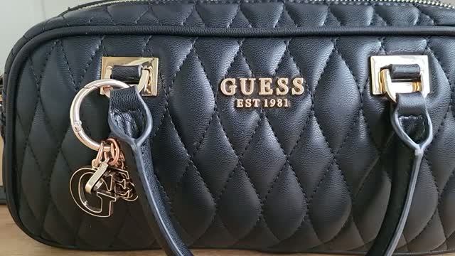 Что в моей сумке Guess?...