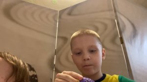 Открываем шоколадные яйца шоки токи с сестренкой, 2 часть.