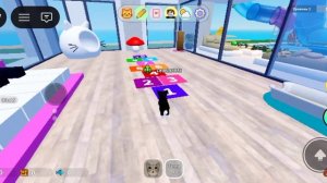 всем привет сегодня я играю в игру про кота роблоксе и Валера тоже играет присоединяйтесь