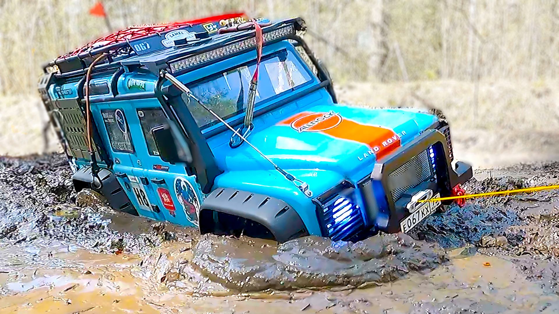 ТРОЙНАЯ ЛЕБЁДКА спасает MJX Defender из ГЛУБОКОЙ ГРЯЗИ! Patrol и Cherokee на пределе смотреть онлайн