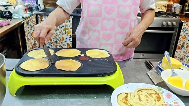 НА ЛЕТО ВЗЯЛИ ДВУХ ПОМОЩНИКВ🌷РАБОТАЮТ ЗА ЕДУ