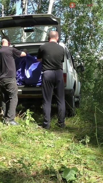 Подготовка к рыбалке: накачиваем лодку и разгружаемся
