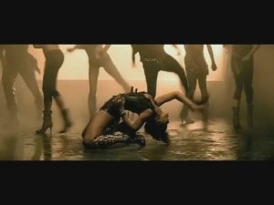 Rihanna - Disturbia
