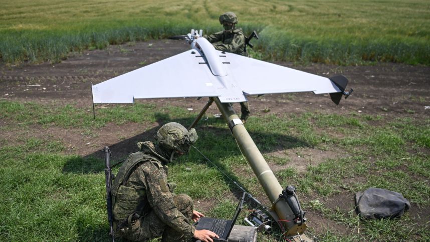 Бойцы «Центра» начали применять дрон БМ-70. Лучшее видео из зоны СВО смотреть онлайн