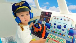 Влад и Ники в ХУДШЕМ ОТЕЛЕ 5 ЗВЕЗД?! Челлендж в Самолете и Аквапарке! ✈️🏨