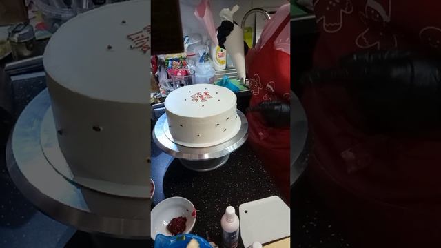 Как украсить торт в стиле Ламбет с ленточками и сердечками