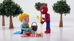 Анна плохо играет на гитаре ❤ Малыши-супергерои и Эльза из «Холодного сердца»,