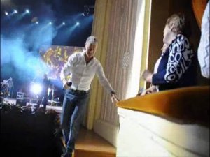 Олег Газманов показал фирменное сальто
