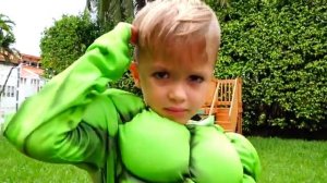 Влад играет в супергероев Подборка видео для детей