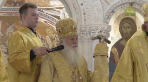 Божественная литургия в нижнем храме кафедрального собора Рождества Христова в Челябинске