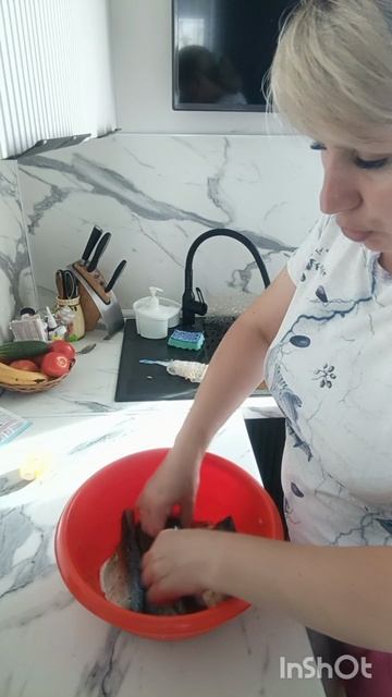 Я готовлю рыбку на мангале.