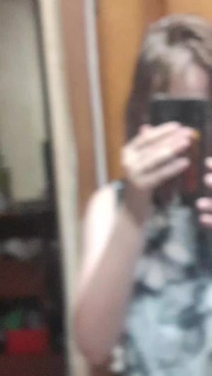 Приветствую всех, я занимаюсь животными, сейчас в видео будет уборку за ними﹤3♡♡♡