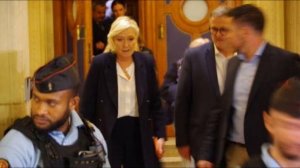 Суд Парижа смягчил наказание Марин Ле Пен и вернул ей право баллотироваться