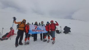 Группа Клуба 7 Вершин «Пульс 169» поднялась на скалы Пастухова, завершая цикл акклиматизации