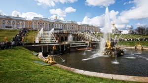 Туристы пожаловались на завышенные цены в «Петергофе»