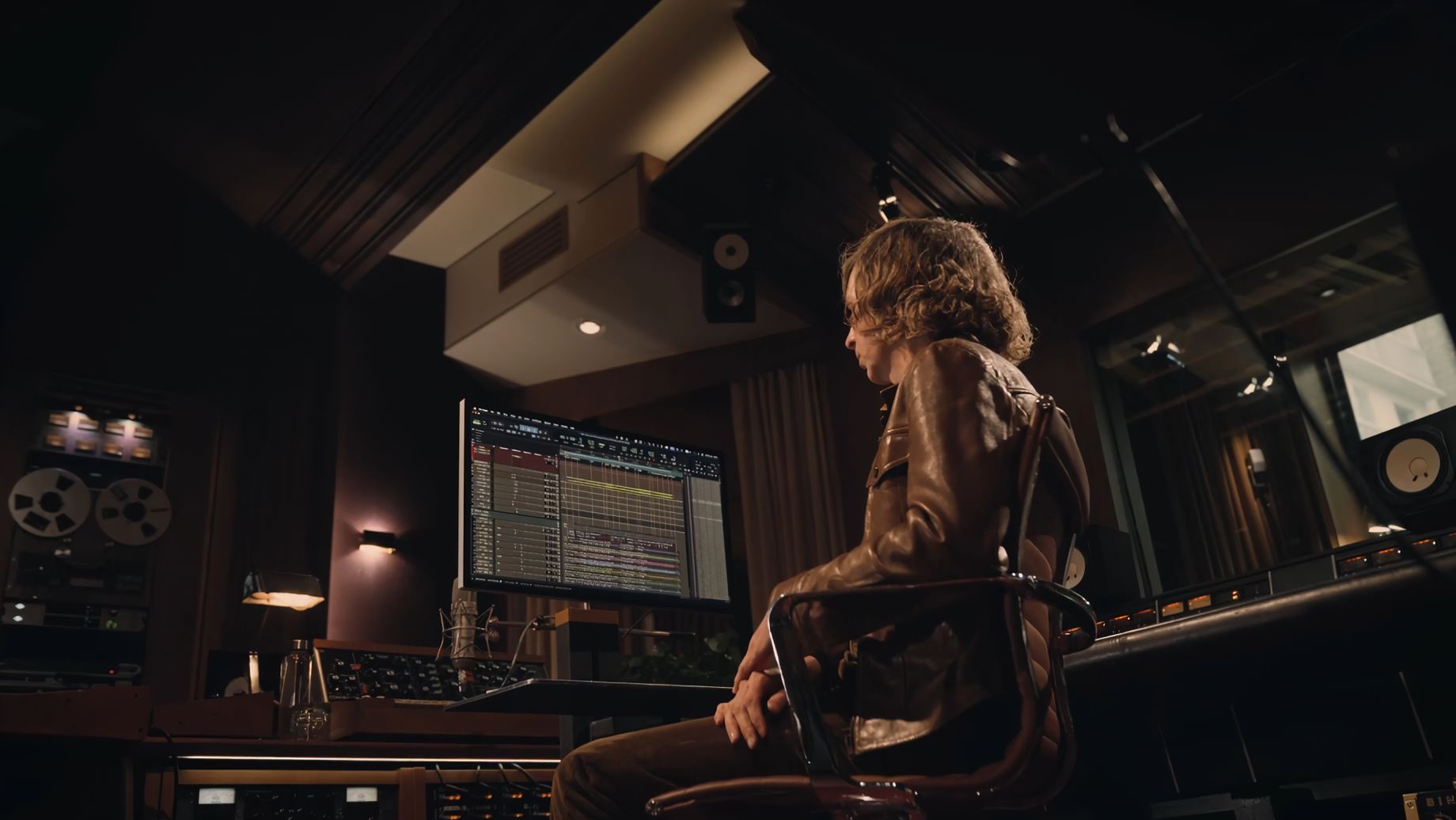 02. Studios, Consoles, Engineering and Acoustic Guitar смотреть онлайн