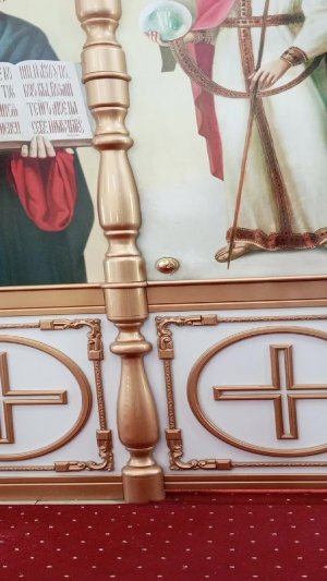 Божественная служба в храме Святой Троицы