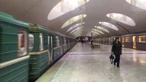 Станция метро Борисово интерьер, пассажиры, поезд Москва Фрагмент 26