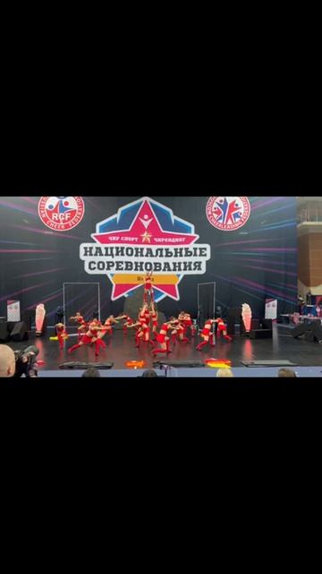 Сборная СПбГУПТД по чирлидингу и чир спорту Needles Cheerleading Team