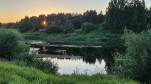 Закат на реке